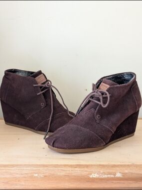 TOMS Women's Suede Lace-Up Wedge Booties in Dark Brown